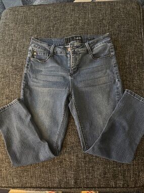 Thorn Women's CapriSkinny Jeans in Medium Blue Wash